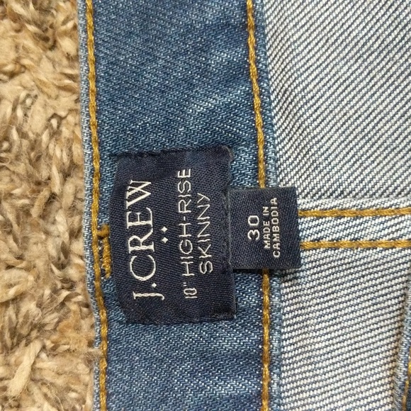 #706J. CREW 10" High Rise Skinny Women's Jeans with Raw Hem. Medium Wash. 30 - Picture 4 of 10